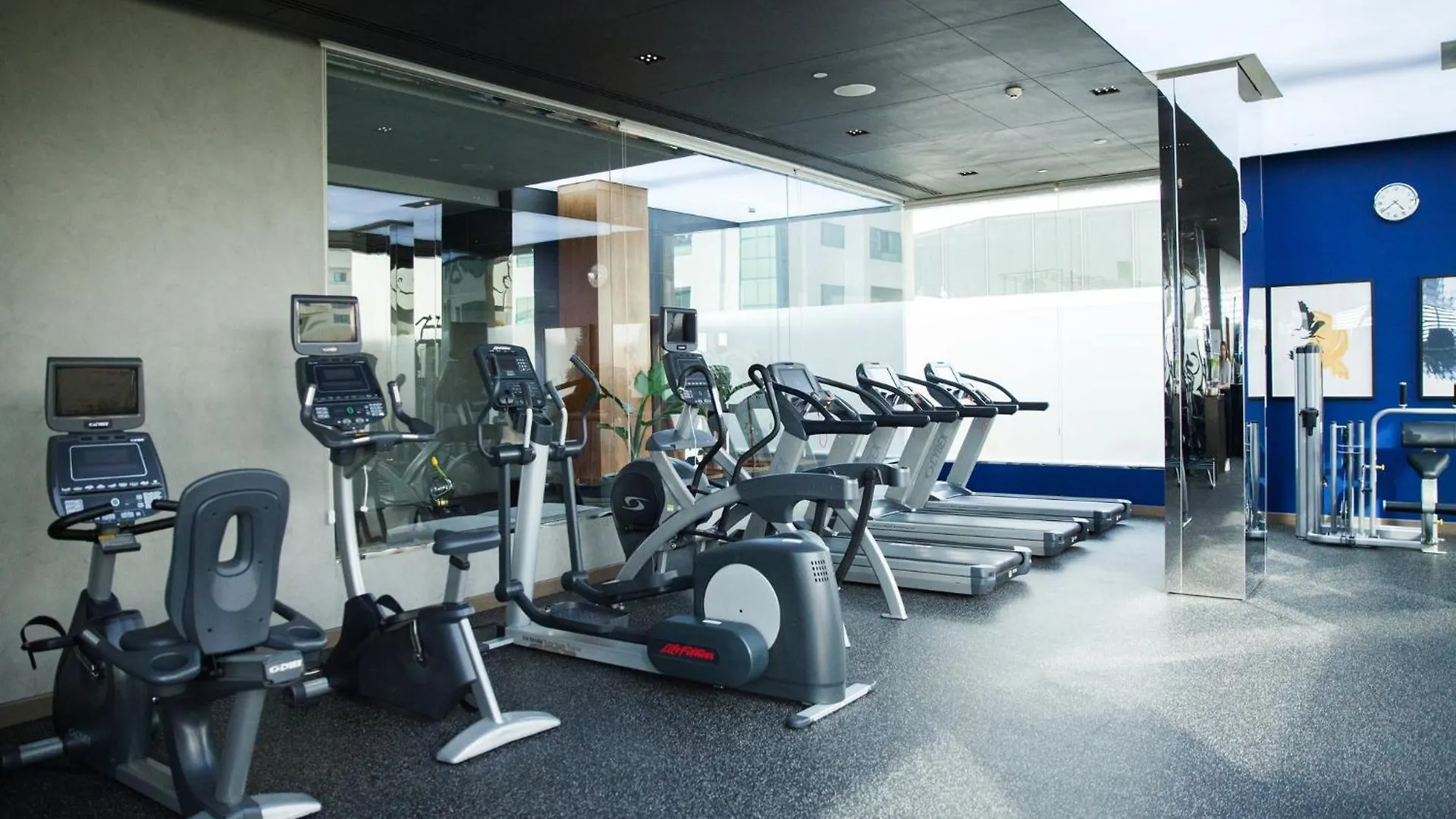 Voco Dubai By Ihg Hotel
